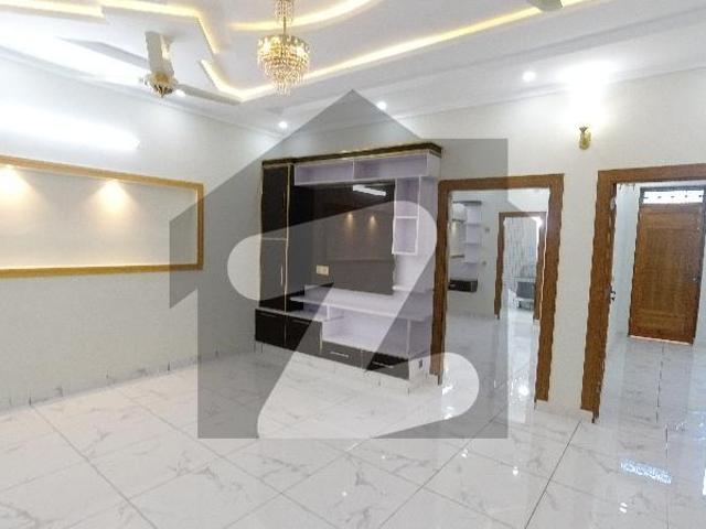 Spacious Prime Location 8 Marla House Available For sale In Airport Housing Society