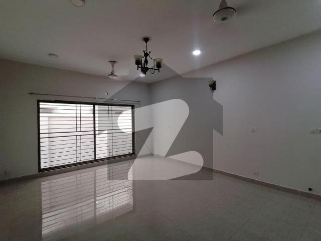 Spacious Prime Location 20 Marla House Available For Sale In Askari 3