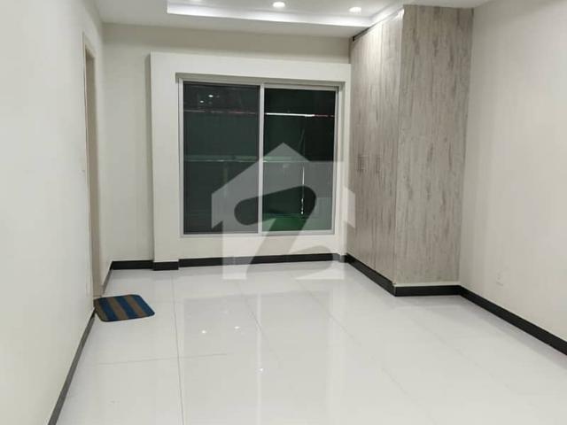Spacious Prime Location Flat Is Available In Peshawar Road For sale