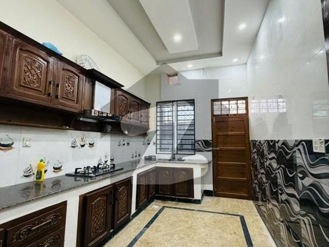 Spacious Prime Location House Is Available For sale In Ideal Location Of Dalazak Road