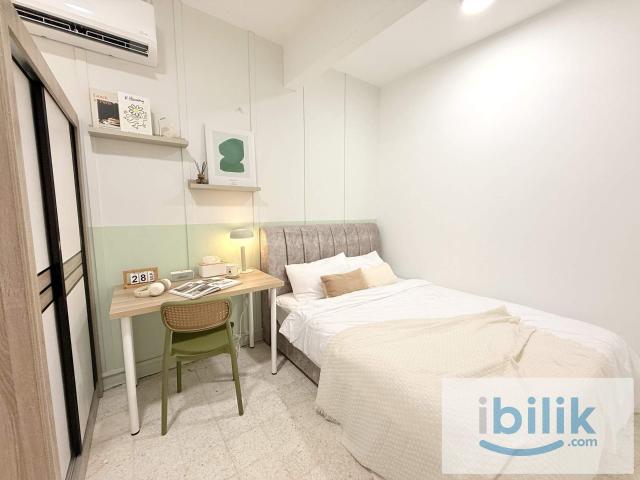 ️ Spacious Queen Room | LRT SS15 | Fully Furnished
