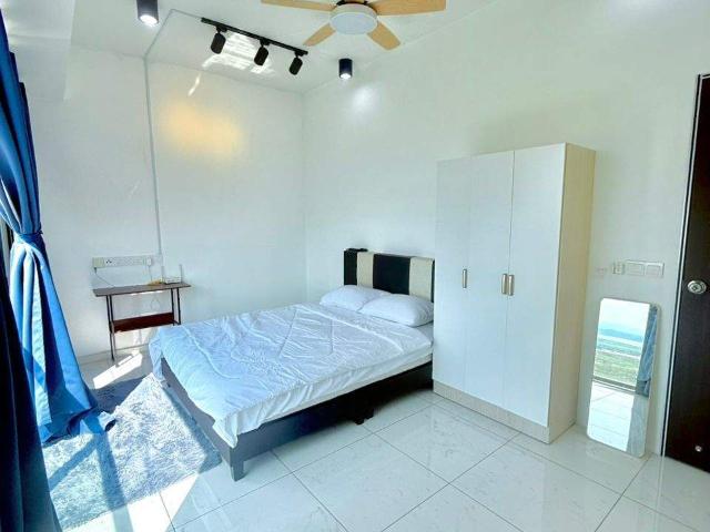 Spacious Queenbed Room @ Batu Kawan