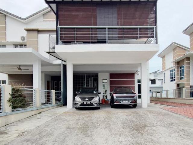 SPACIOUS Renovated 2 Storey Semi D Greenhill Residence