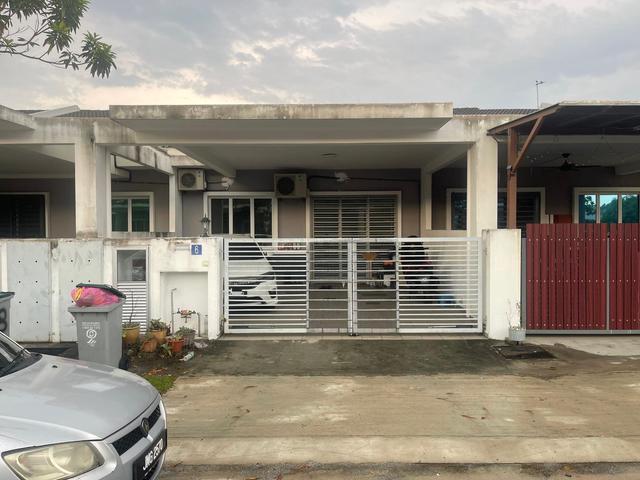 Spacious Renovated 4 Bedroom 1Storey Terrace Taman Pinggiran Senawang
