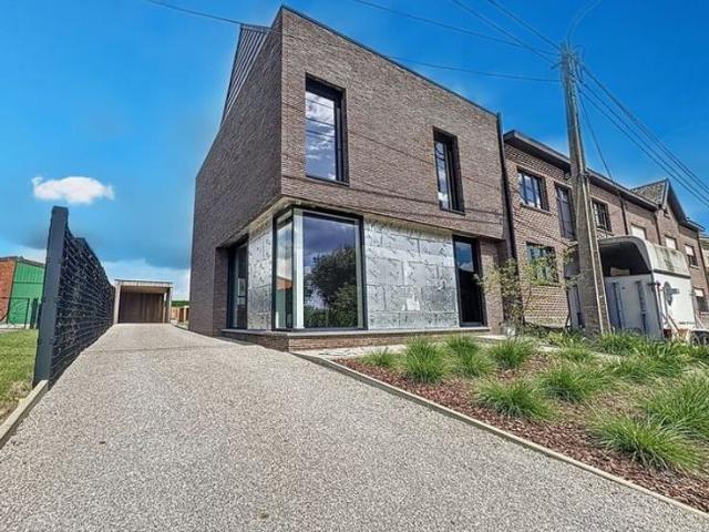 Spacious, ready to move in family home with 3 bedrooms and …