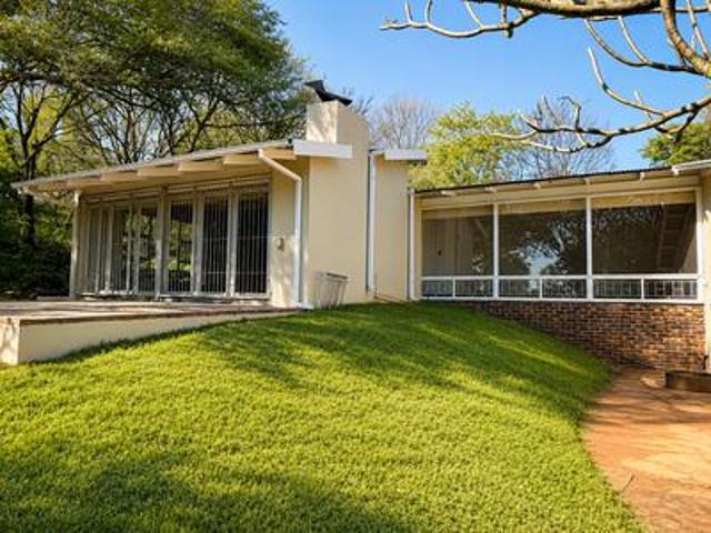 spacious retro 4 bedroom home