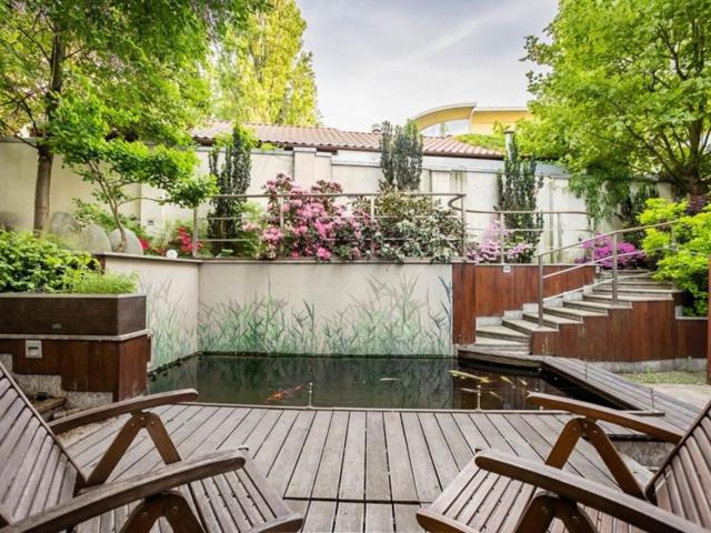 Spacious room F near Metro Wilanowska subway, close to Lazarski University