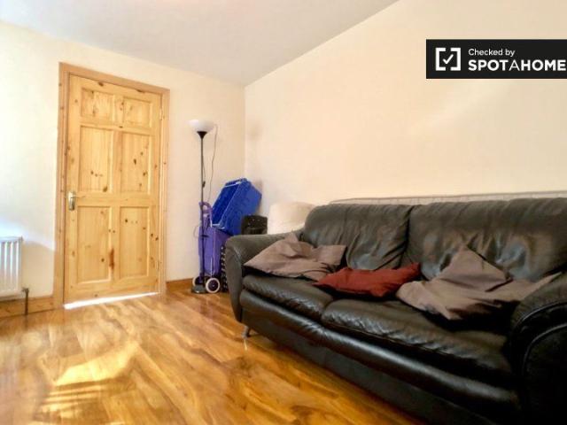 Spacious room in shared apartment in Stoneybatter, Dublin