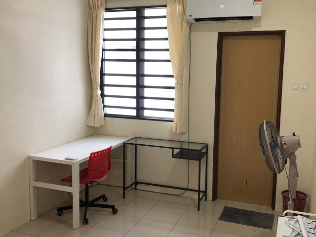 Spacious room with shared bathroom