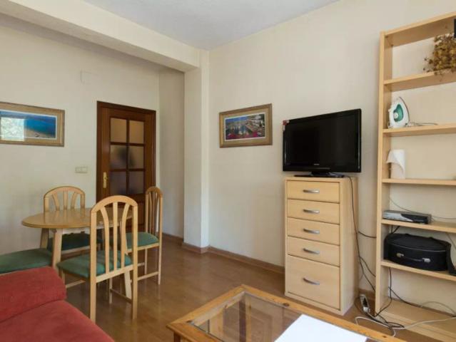 Spacious room with shelving in shared apartment, Los Pajaritos