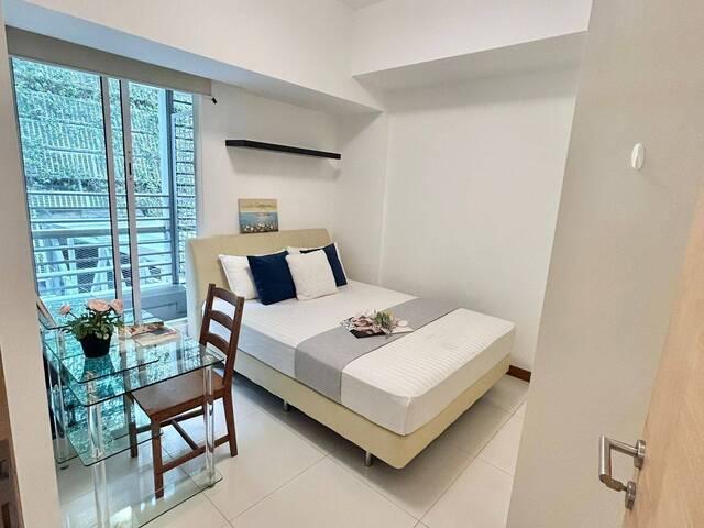 Spacious Room with Wonderful Views MBFC/One Raffles Quay