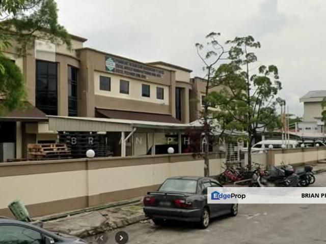 Spacious Semi Detached Factory with plenty parking