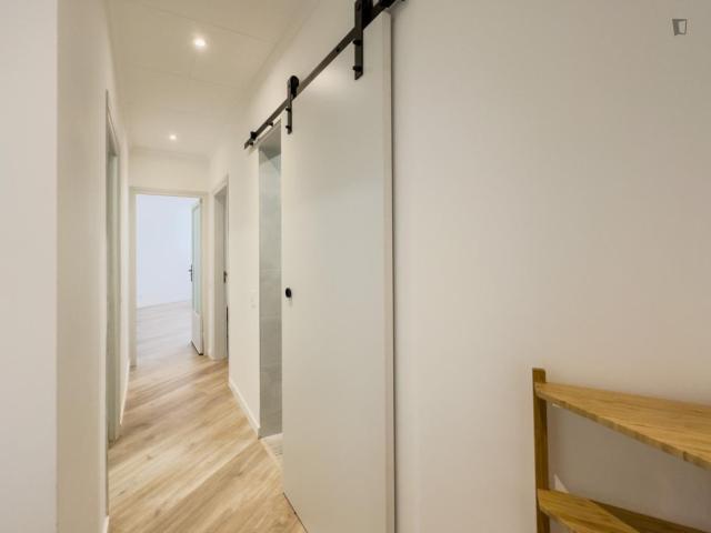 Spacious single bedroom