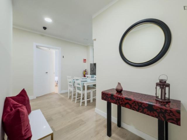 Spacious Single Bedroom Ensuite Close To Drassanes Metro