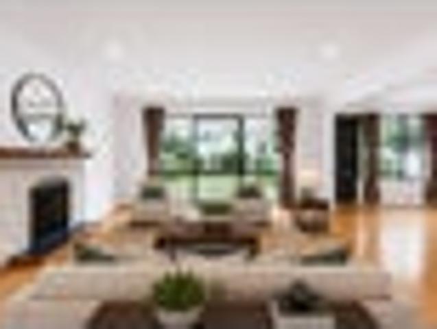Spacious Single Level Living in The Bays