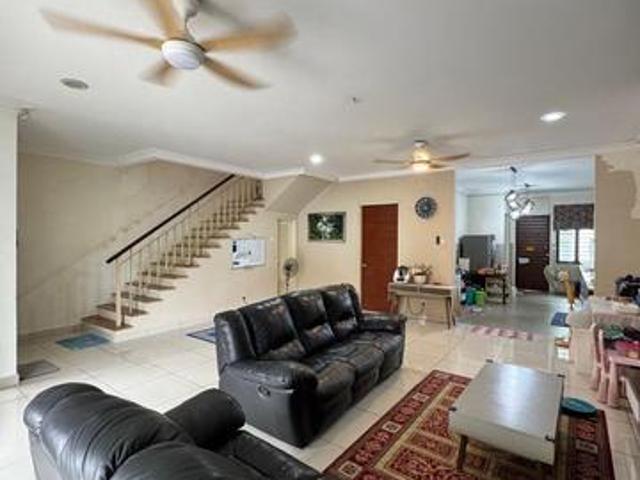 SPACIOUS SIZE 2 Storey Terrace Iltizam 3 Alam Sari