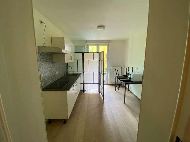 Spacious studio apartment for rent in Saint Josse, Brussels
