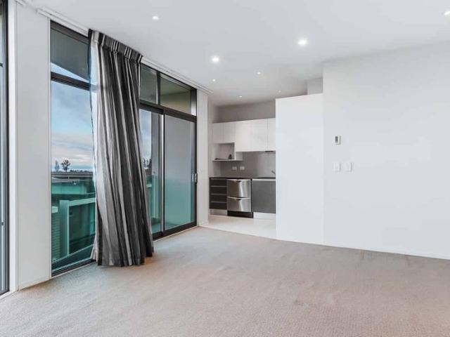 Spacious & Stylish Apartment Living in Watermark Apartments
