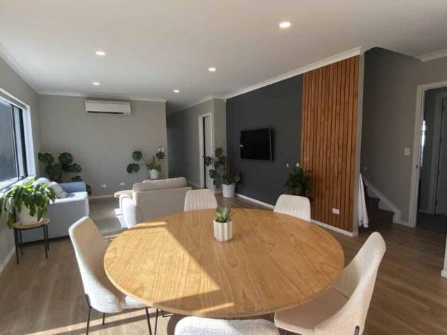 Spacious & Stylish Family Living in Rototuna North