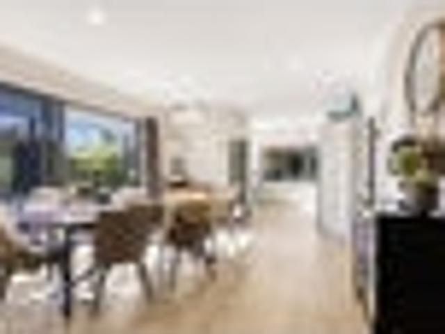 Spacious, Stylish & Sun Filled