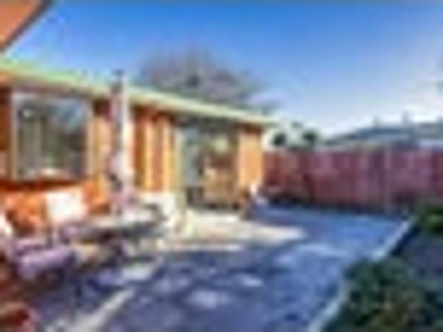 Spacious, Sunny and Solid!
