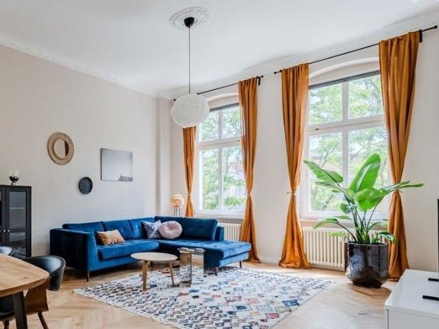 Spacious, sunny apartment in Tiergarten with inner courtyard use near Potsdamer Platz