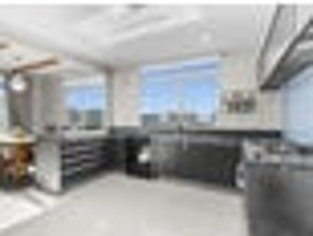 Spacious, Sunny Family Living with Stunning Views