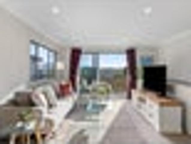 Spacious, Sunny & Low Maintenance