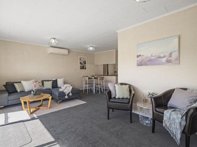 Spacious Sunnybrook Unit