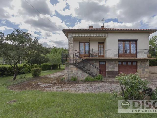 Spacieuse et lumineuse maison de village avec jardin. 230m² Milhars