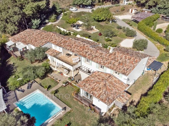 Spacieuse Maison Moderne avec 3 appartements indépendants Ga. 320m² La Garde Freinet