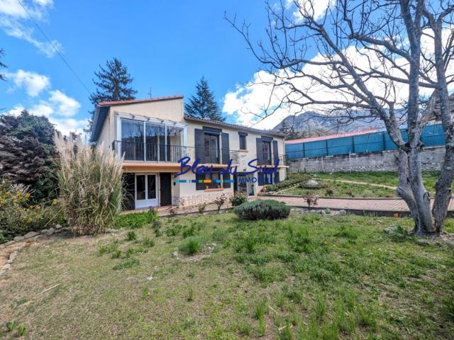 Spacieuse maison avec terrasse, garage et appartement indépenda