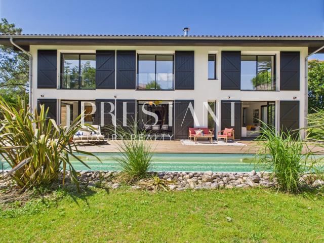 Spacieuse maison contemporaine de 310 m² avec piscine, à 10 min du centre de Biarritz