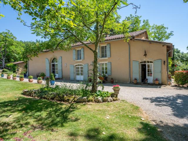 Spacieuse Maison De Campagne Au Bord D’une Riviere 320m² Mirande