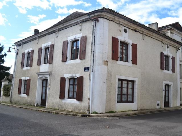 Belle maison avec 4 chambres, grange et jardin