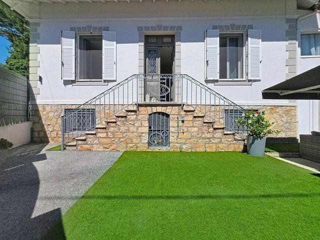 Charmante maison de ville,lumineuse,spacieuse et rénovée avec goût 127 m2 habitables