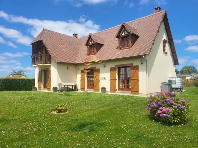 SPACIEUSE MAISON EN CAMPAGNE, 4 chambres, garage