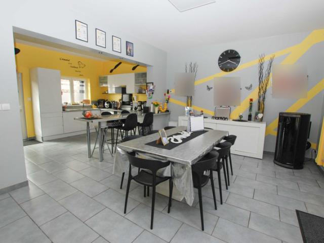 SPACIEUSE MAISON EN TRES BON ETAT