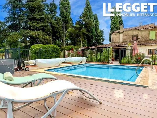 Spacieuse maison familiale 4/5 chambres avec grand jardin, piscine, double garage – potentiel chambres d’hôtes