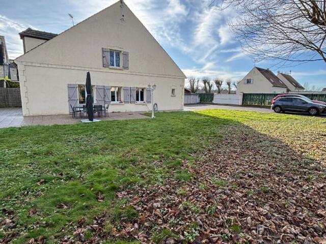 Maison familiale récente, 5 chambres, confort et volumes, Rieux