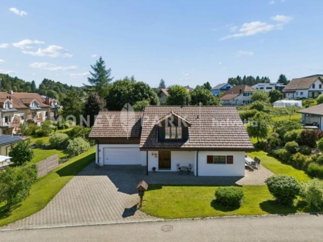 Spacieuse maison familiale avec grand jardin et volumes généreux