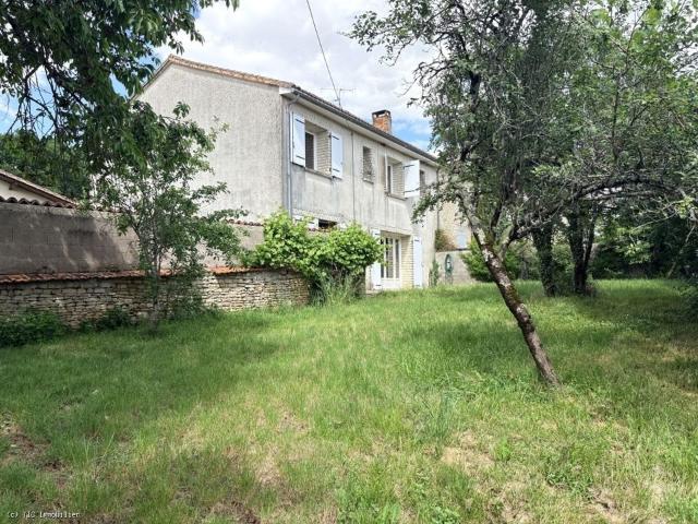 Spacieuse Maison Familiale avec 4 Chambres Aunac sur Charent. 146m² Saint Sulpice de Ruffec