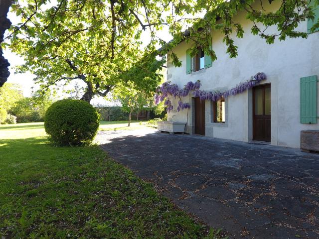 Spacieuse maison familiale de 281 m2 à Feigères
