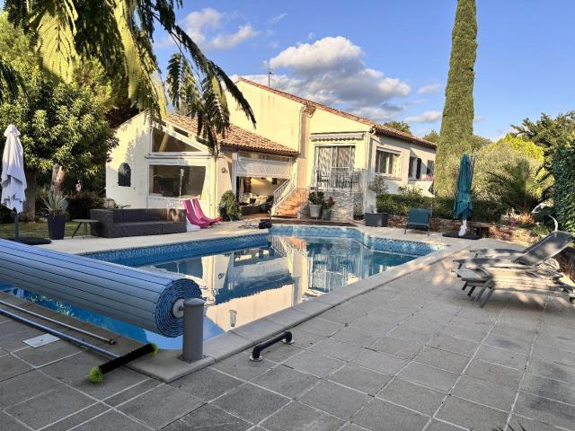 Spacieuse maison individuelle avec piscine 165m² Les Aires