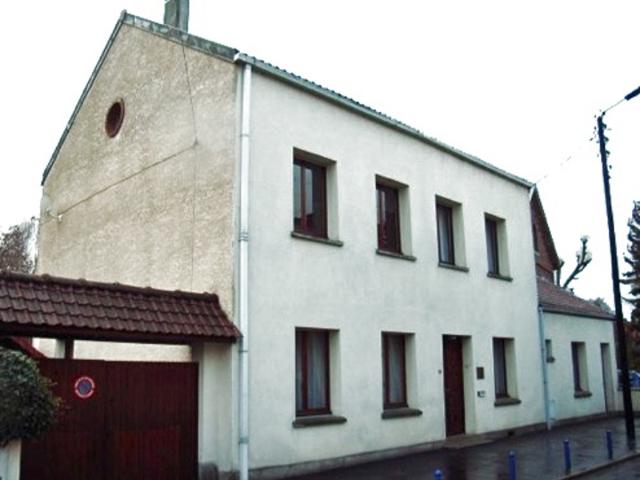 Spacieuse Maison Individuelle Proche Commodités, Ecole et Co