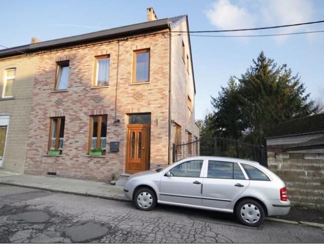 Spacieuse maison 3 4 chambres avec jardin et parkings
