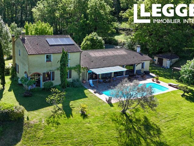 Spacieuse maison 6 chambres, avec piscine, vue imprenable & 5 ha de terrain – À 5 km de Montcuq