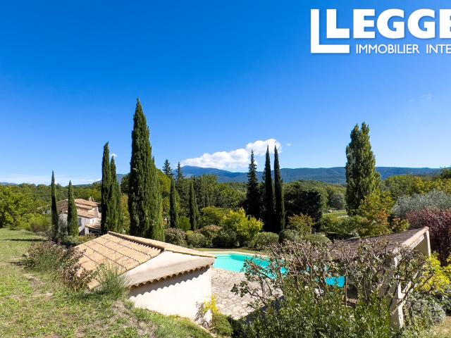 Spacieuse résidence de campagne avec piscine, jardins et oliviers près de Vaison la Romaine