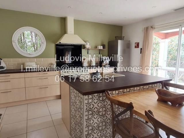 Spacieuse villa 155m² avec grand garage et piscine sur 760m² de terrain