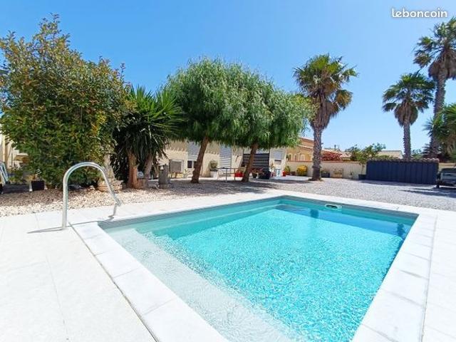 Spacieuse villa avec deux logements sur 600m² avec piscine